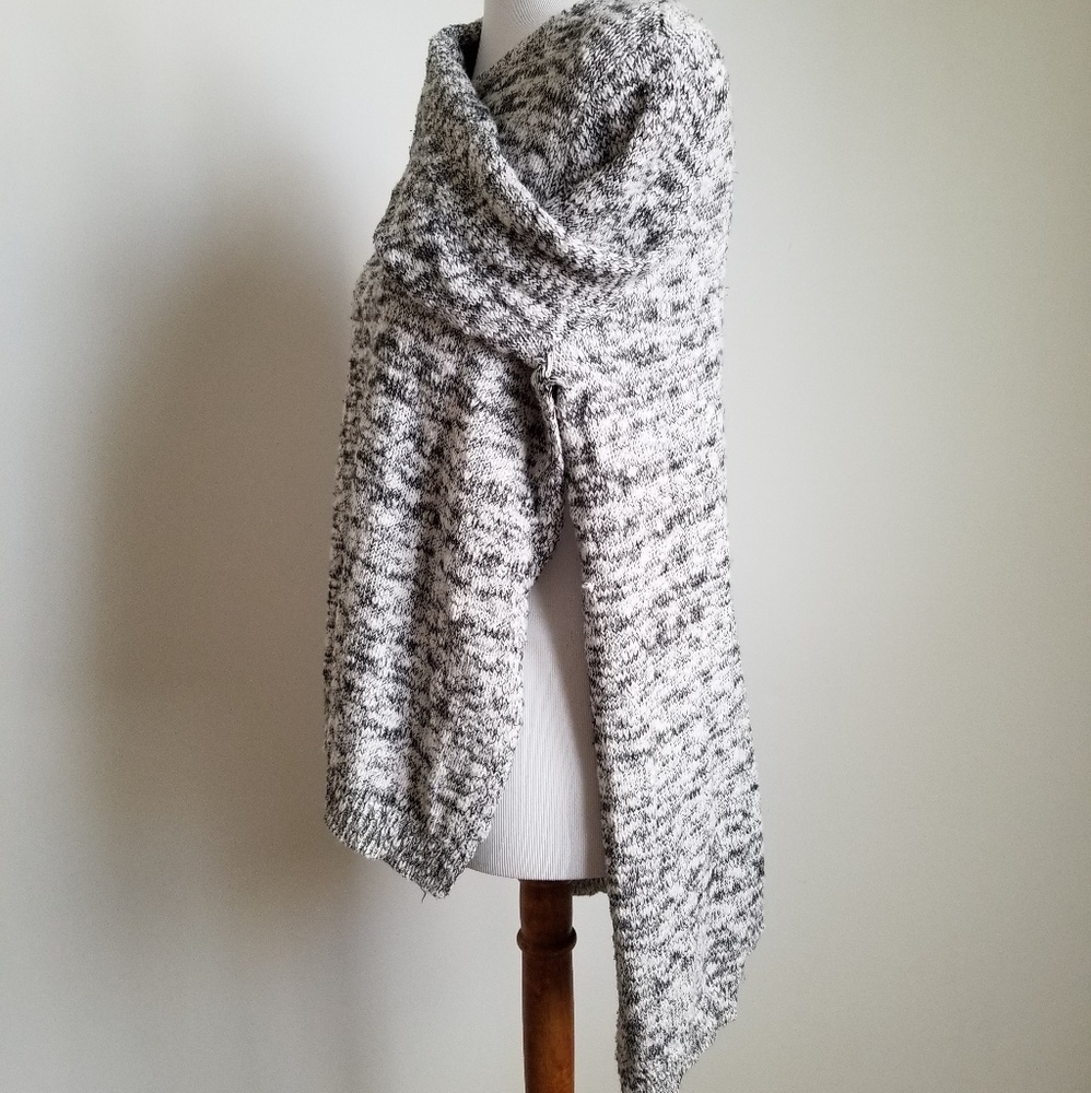 Express Sweater - Picture 4 of 8